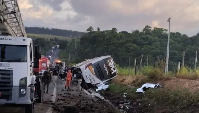 Nove pessoas morrem e 22 ficam feridas em grave acidente na Bahia