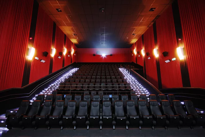 Ingressos a R$12 e pipoca barata: Cinemark anuncia promoção até o dia 19 de junho