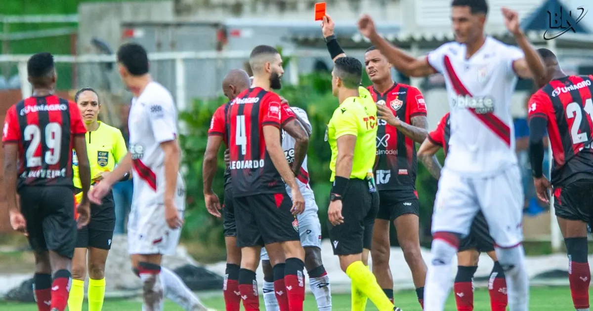 VICEou em perder: Vitória toma mais uma porrada e segue no Z-4 do Brasileirão