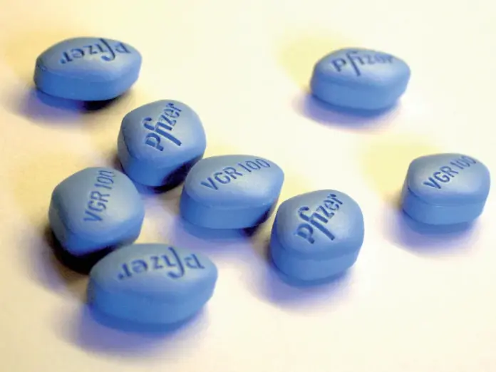 Olha o azulzinho: uso constante de Viagra pode prevenir doença cerebral