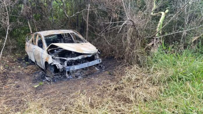 Carro de turistas de SP desaparecidos há cinco dias na Bahia é encontrado carbonizado