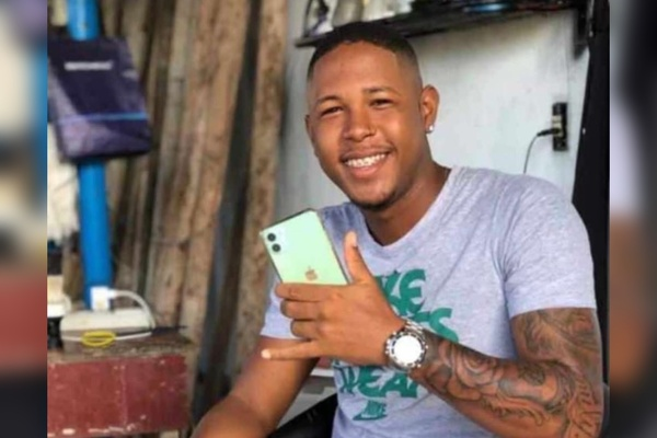 Motoboy assassinado durante assalto deixa dois filhos; colegas da vítima irão fazer manifestação em Salvador nesta sexta