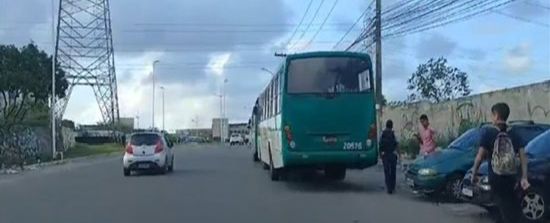 Ônibus voltam a circular em bairro de Salvador com duas paralisações em 48 horas