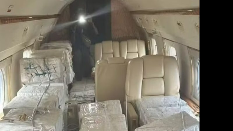 A CASA CAIU; Brasileiro é preso com mais de duas toneladas de cocaína em avião