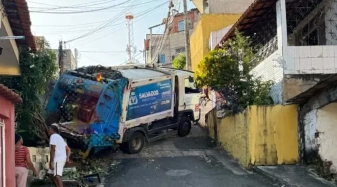 Caminhão desgovernado atinge casa em Brotas