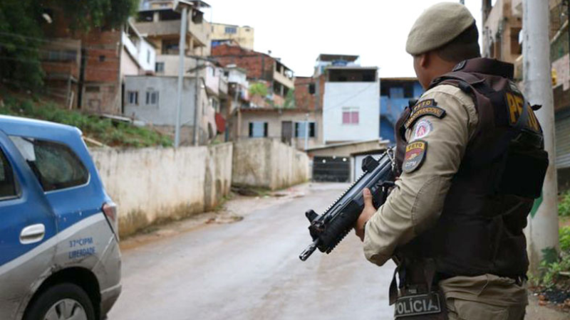 Moradores registram troca de tiros entre suspeitos no bairro de Cidade Nova