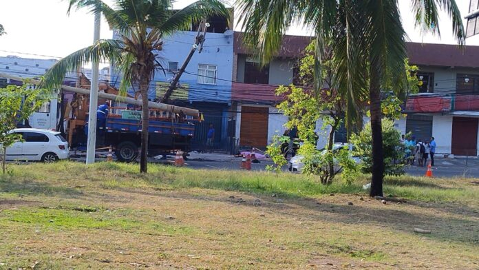 Homem morre após ser atropelado na Avenida Dorival Caymmi, em Itapuã