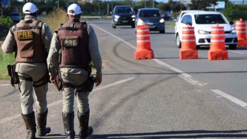 FEIRA DE SANTANA; homem morre após furar blitz da Polícia Militar